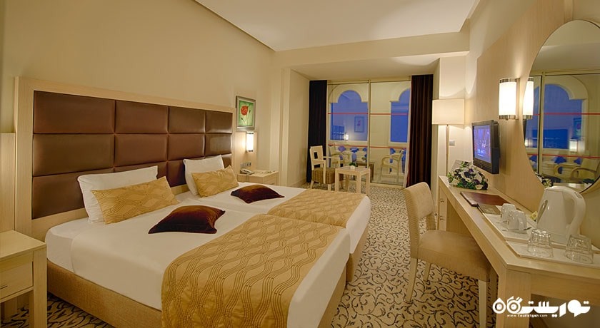 تخت بزرگ اتاق سوپریور